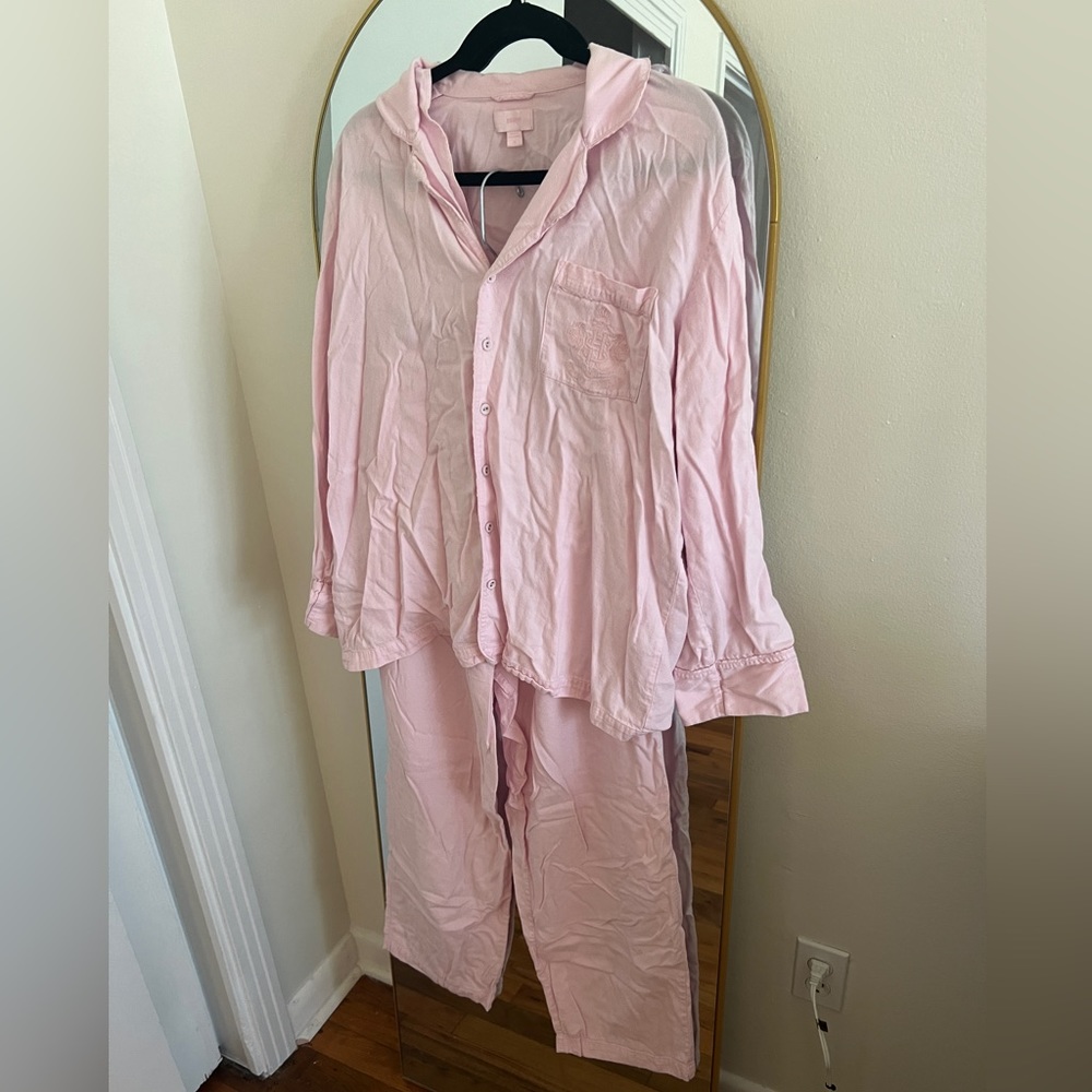 Skims Hotel Collection Pajama Set
